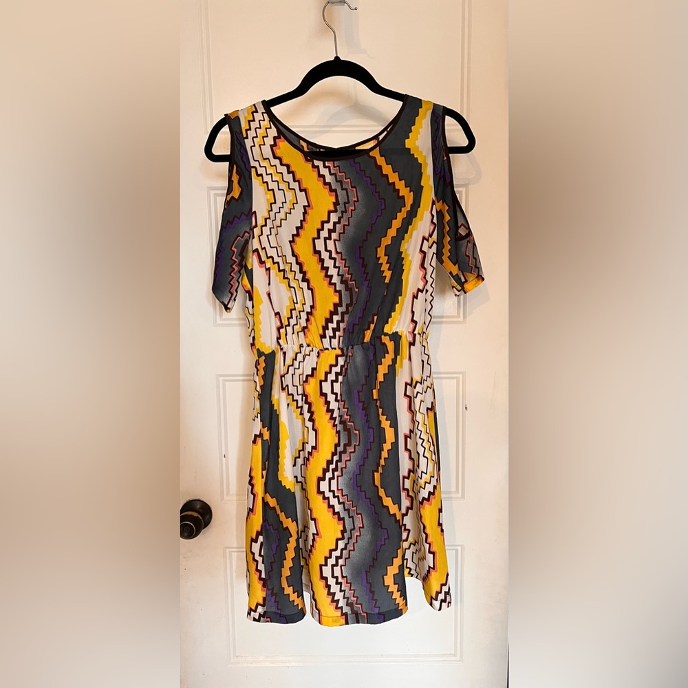 Under Skies Printed Dress With Cutout Sleeves Great Condition Size M